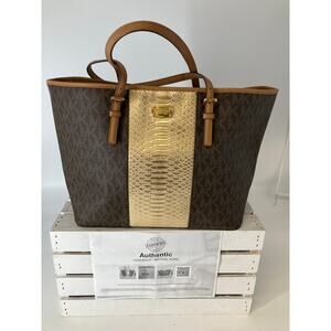 MICHAEL KORS, XL SIGNATURE GOLD ANIMAL SHOULDER TOTE BAG